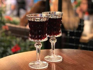 Покарали продавчиню, яка у День закоханих продала наливку неповнолітній волинянці