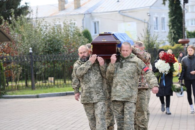 У Луцьку попрощались із загиблим Героєм Дмитром Лясковцем