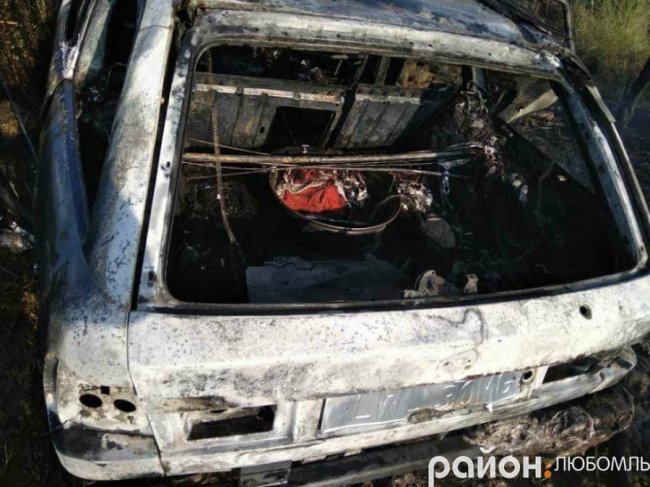 Біля «Ягодина» горіло BMW: водія з опіками доправили в лікарню. ФОТО. ВІДЕО