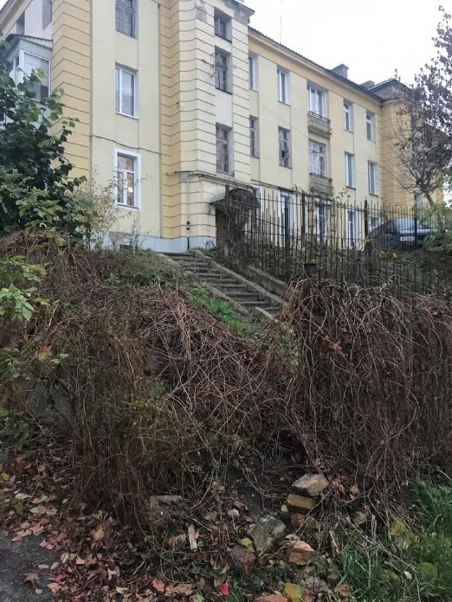 У Луцьку чоловік ховав наркотики у смітті