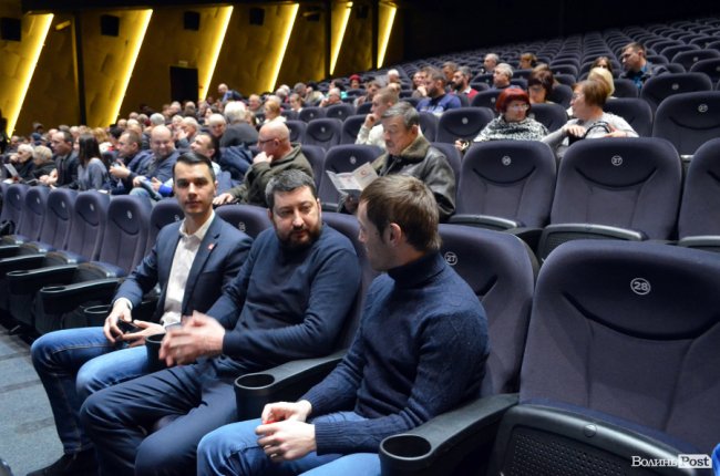 Андрій Покровський і команда Руху «СВІДОМІ» розповіли лучанам, як залучити бюджетні кошти на ініціативи