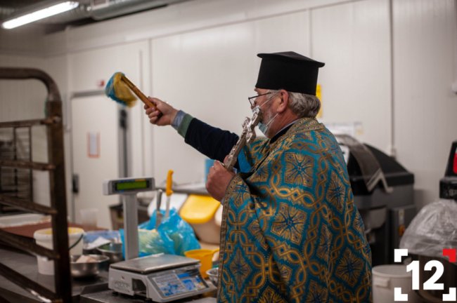 У «Тамі Тамі» продають освячені паски. ФОТО