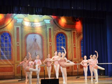 Грація, витонченість, краса: луцька студія танцю показала клас-концерт. ФОТО