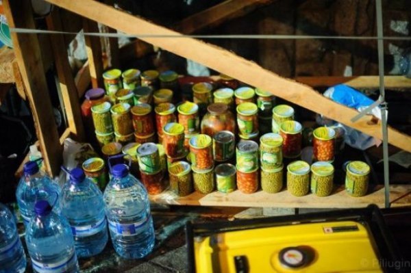 Останні мирні хвилини перед розгоном студентів на Євромайдані. ФОТО