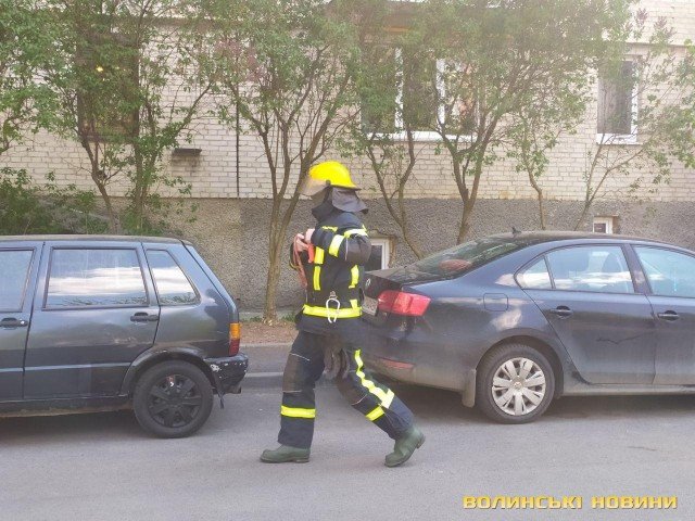 У Луцьку на Соборності – пожежа у квартирі. ФОТО