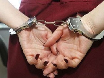 26-річну волинянку судять за шахрайства на майже 1,5 мільйона гривень