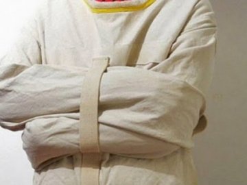 Волинянина, який нападав на людей у під’їздах будинків, хочуть відправити до психлікарні