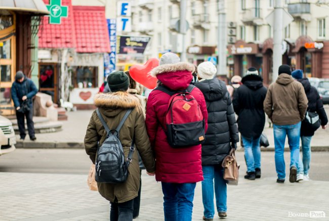Сердечково-квітковий бум на День Валентина у центрі Луцька. ФОТО