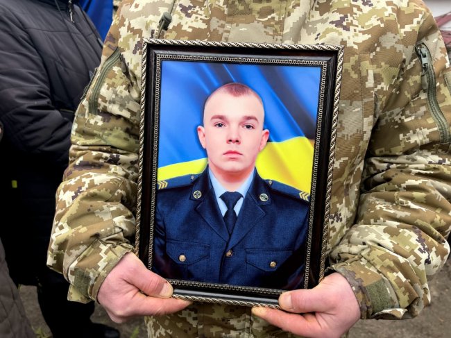 Поховали волинського прикордонника, який загинув під Авдіївкою
