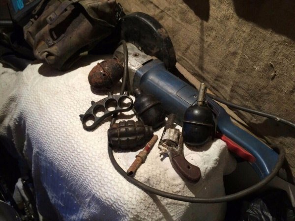 На Волині СБУ вилучила зброю та боєприпаси із зони проведення АТО. ФОТО