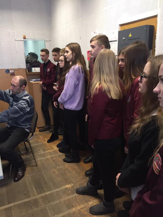 Луцьким школярам розповіли, як розпізнавати фейкові новини. ФОТО