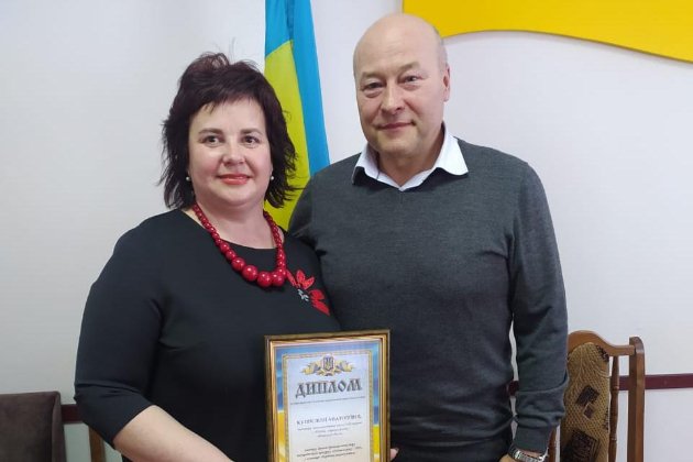 Лілія Купіч та Петро Олешко - директор Волинського інституту післядипломної педагогічної освіти