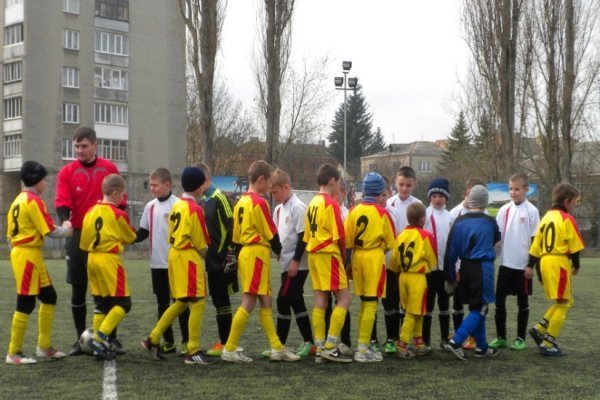 У Луцьку македонець нагородив юних «зірок» футболу. ФОТО