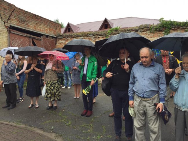 У Луцьку вшанували розстріляних в'язнів тюрми. ФОТО