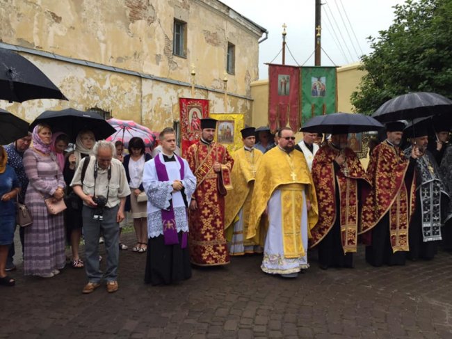 У Луцьку вшанували розстріляних в'язнів тюрми. ФОТО