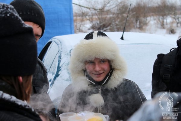 Як під Луцьком козаки і монахи купалися в крижаній воді. ФОТО