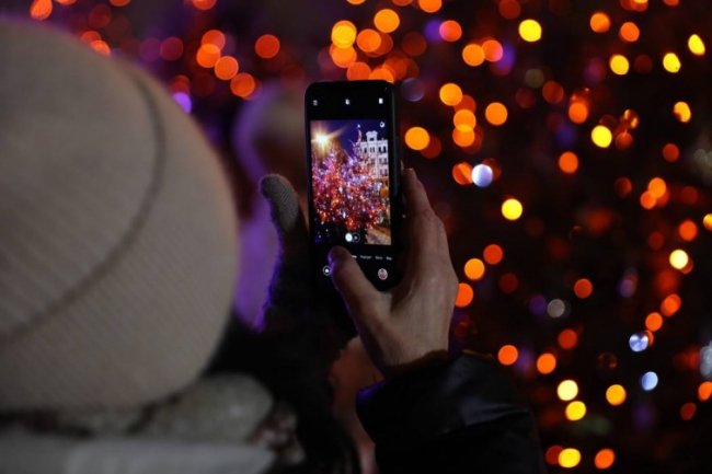 У Києві засяяла головна ялинка країни