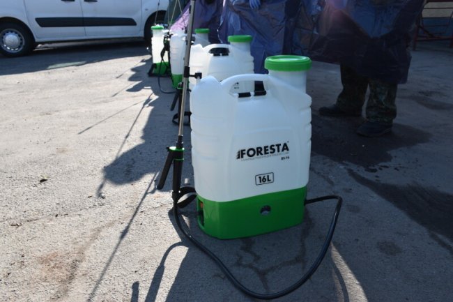 Як у Луцьку дезінфікують під'їзди. ФОТО 