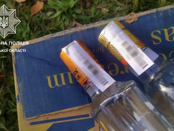 У Ковелі зупинили автівку, завантажену «лівою» горілкою. ФОТО