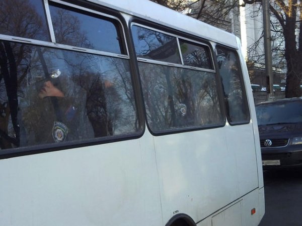 Силовики на Грушевського: важка техніка, свої «стіна координат» та кіноекран. ФОТО 