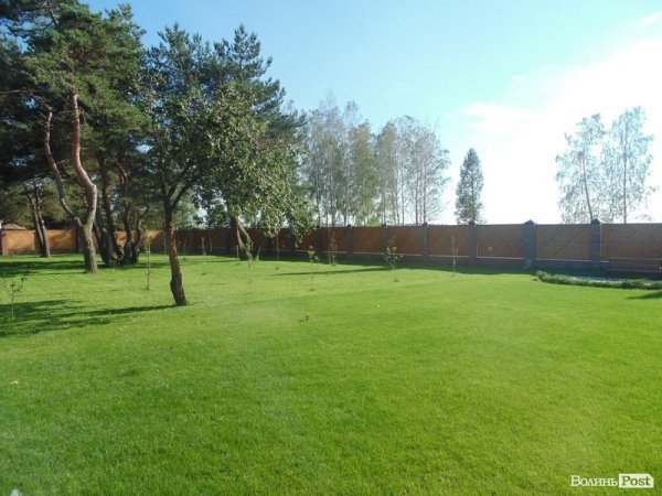 Можновладці відвідали «волинське Межигір’я». ФОТО