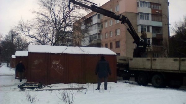 У Луцьку провели черговий демонтаж гаражів
