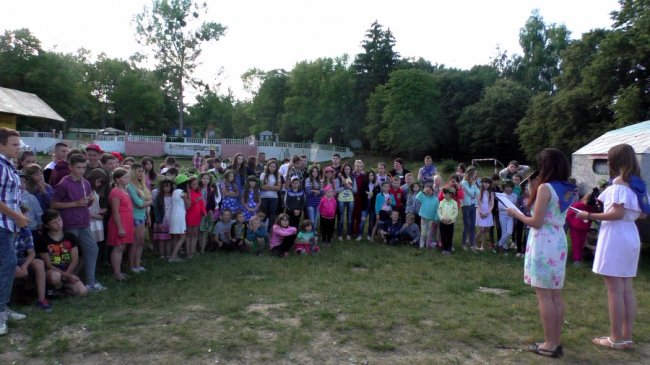 Хороводи і стрибки через багаття: як у волинському таборі святкували Івана Купала