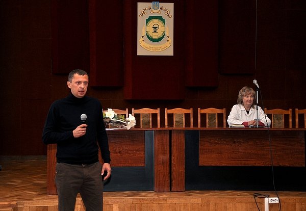 Кандидат у депутати Ігор Чорнуха підтримує міську клінічну лікарню*