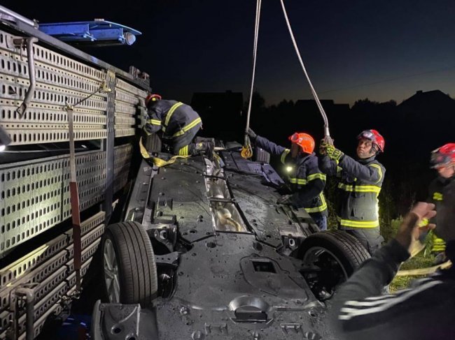 На Волині перекинувся автовоз – працюють рятувальники 