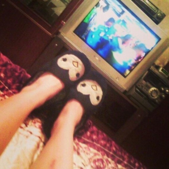 Новий флешмоб у мережі: жіночі ніжки на фоні ЧС із футболу. ФОТО