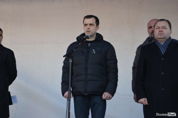 «Кадрове» віче в Луцьку. ФОТО. ВІДЕО