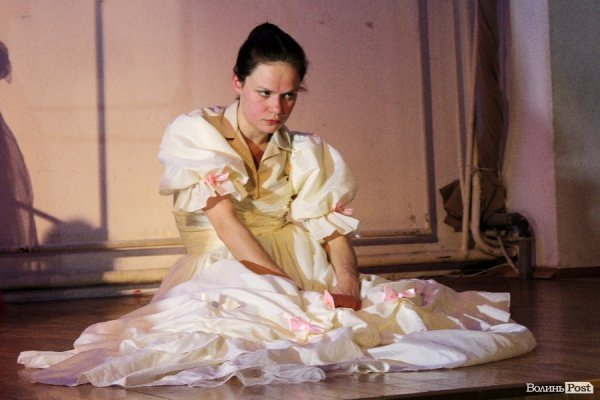 У Луцьку презентували «Попелюху» - недитячу казку за «поняттями» з трагічним фіналом. ФОТО