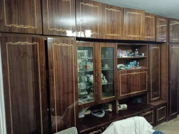 На Волині продають радянську шафу за 100 тисяч гривень