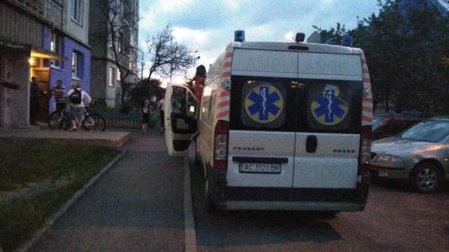 У Луцьку під дверима квартири ледь не вибухнула граната. ФОТО