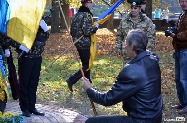 На Покрову у Луцьку освятили камінь на місці пам’ятника Волинським Героям АТО. ФОТО