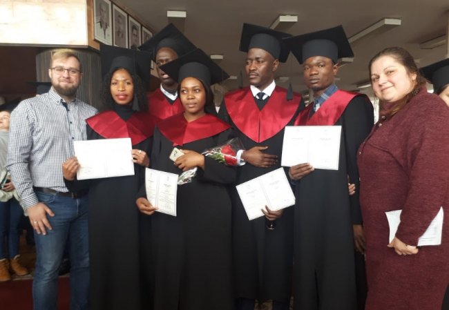 з викладачами