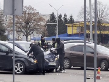 У Луцьку – аварія біля центрального стадіону