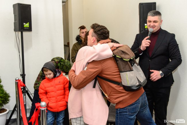 Зі знижками та цінними подарунками: у Луцьку грандіозно відкрилий шоурум меблів і декору «МакКо»*