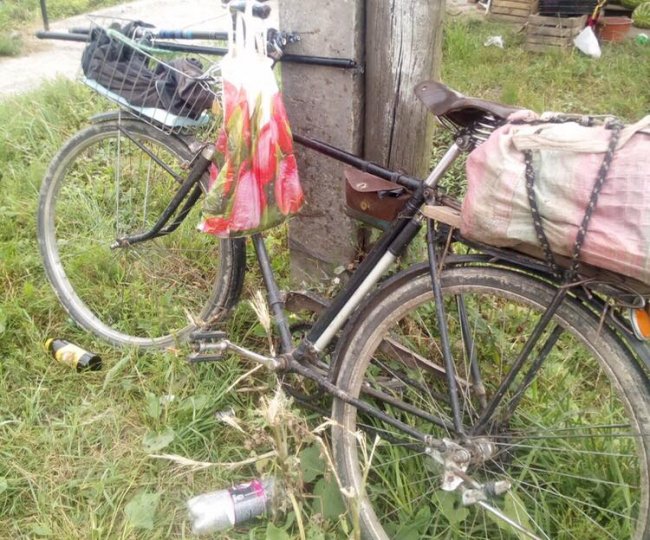 На Волині авто зіткнулося з велосипедом: чоловік у реанімації. ФОТО