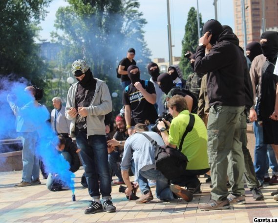 Ультрас домоглися бути на стадіоні під час Кубка. ФОТО. ВІДЕО