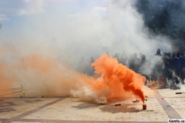 Ультрас домоглися бути на стадіоні під час Кубка. ФОТО. ВІДЕО