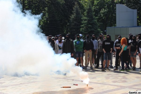 Ультрас домоглися бути на стадіоні під час Кубка. ФОТО. ВІДЕО