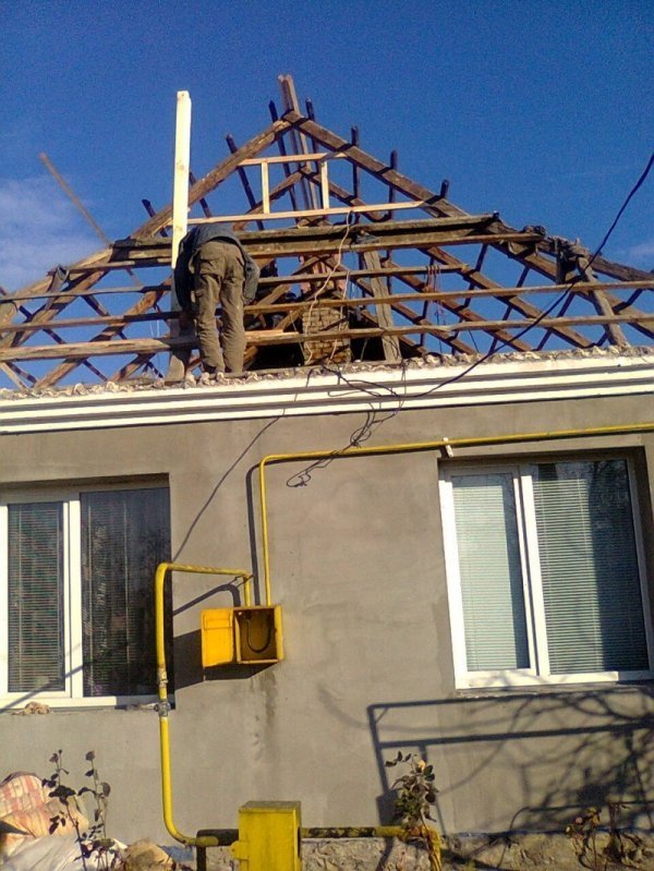 На Волині сім'ям загиблих бійців полагодили дах будинків. ФОТО