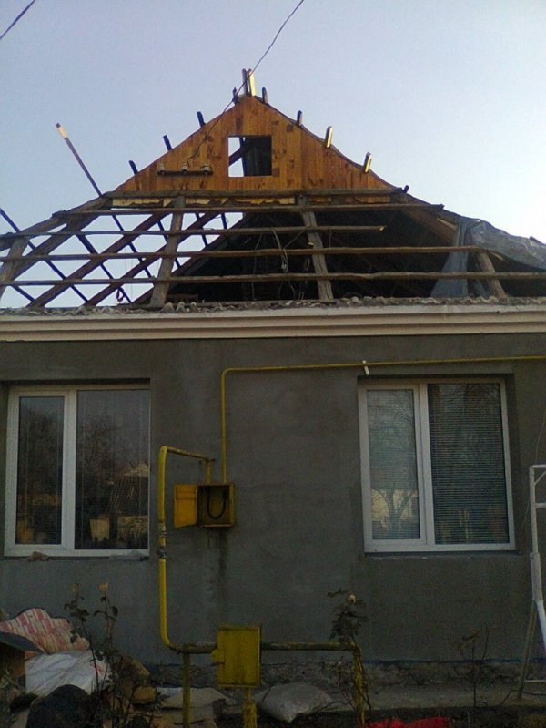 На Волині сім'ям загиблих бійців полагодили дах будинків. ФОТО