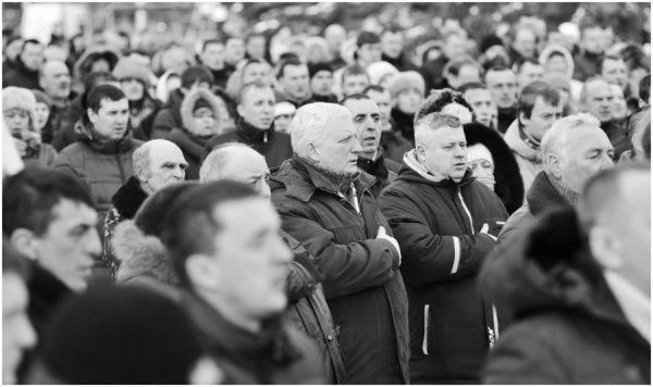«Євронеділя» в Луцьку: віче, хода та панахида. ФОТО