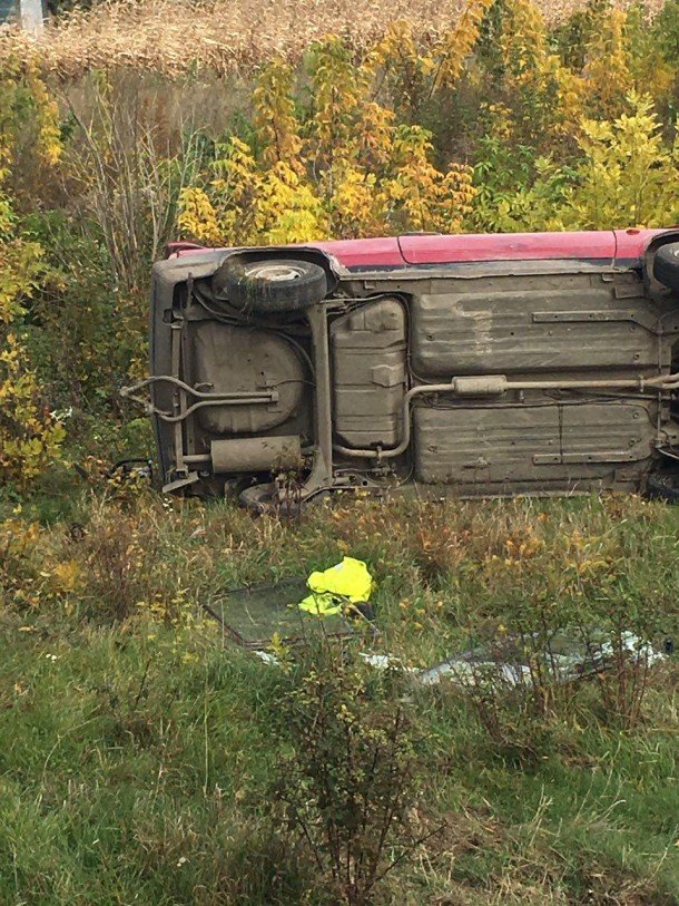 Біля Луцька перекинувся легковик. ФОТО