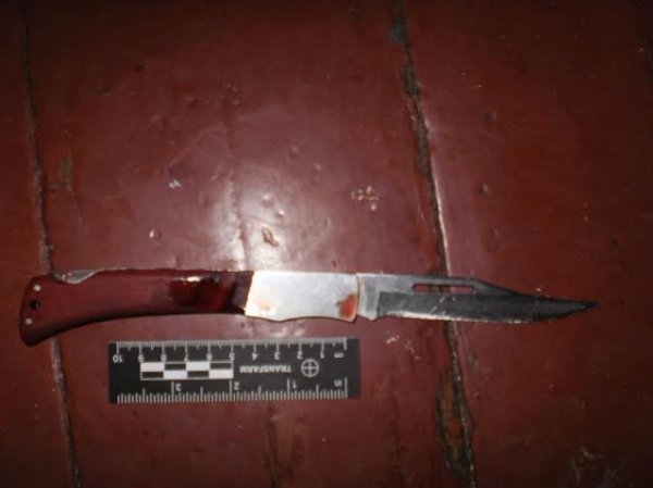 На Волині чоловік напав на товариша з ножем. ФОТО