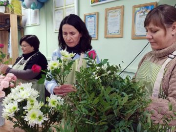 В освітньому хабі у Луцьку навчали флористиці. ФОТО. ВІДЕО