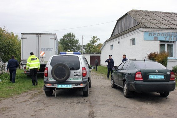 На Волині чоловік обстріляв сільську раду. ФОТО