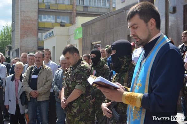 Волинський «Правий сектор» прийняв присягу та вирушив на Схід. ФОТО